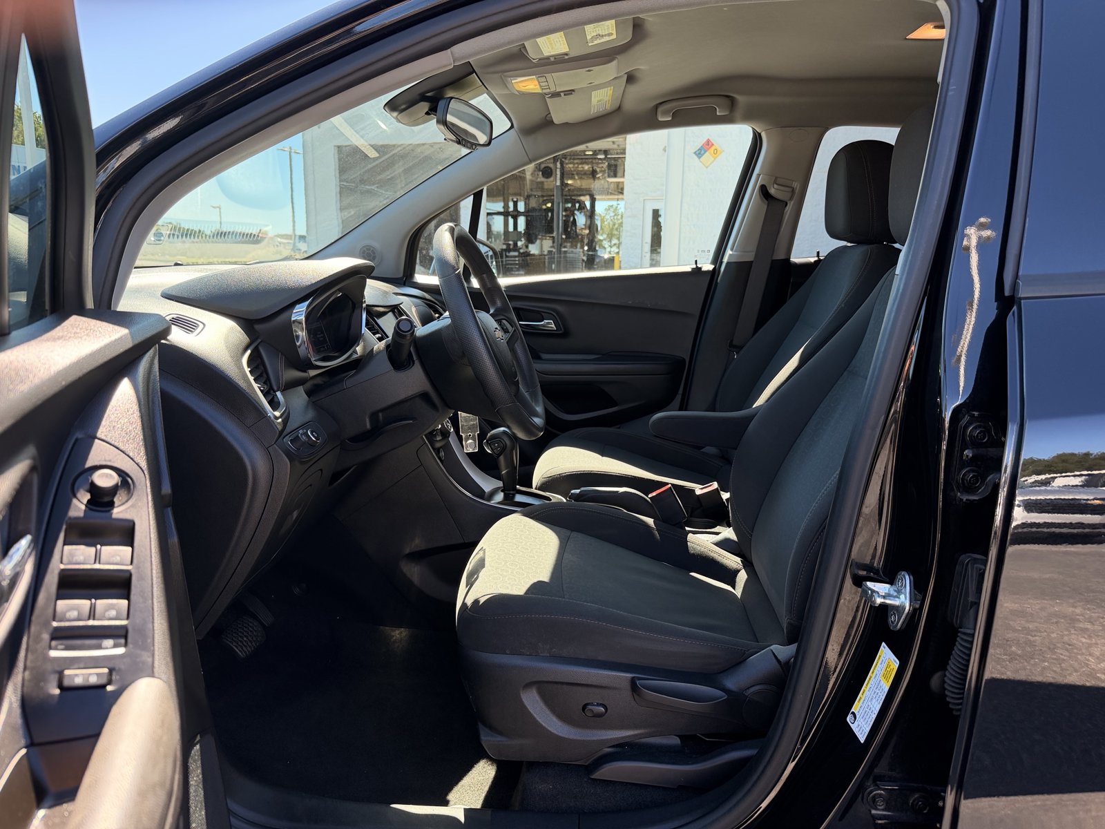 Used 2022 Chevrolet Trax LS w/ Tint and Cruise Package AWD/4WD image 14