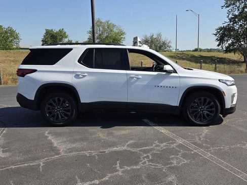 Used 2023 Chevrolet Traverse RS FWD image 15