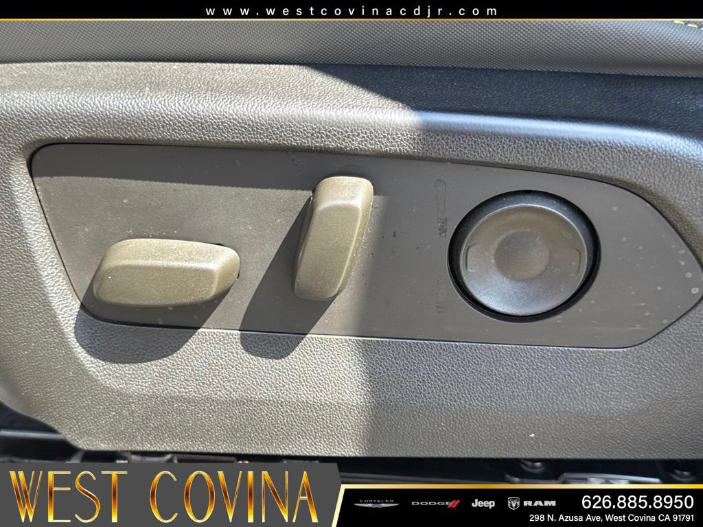 Used 2024 Chevrolet Colorado ZR2 AWD/4WD image 17
