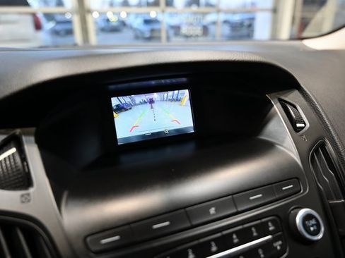 Used 2018 Ford Focus SE image 15