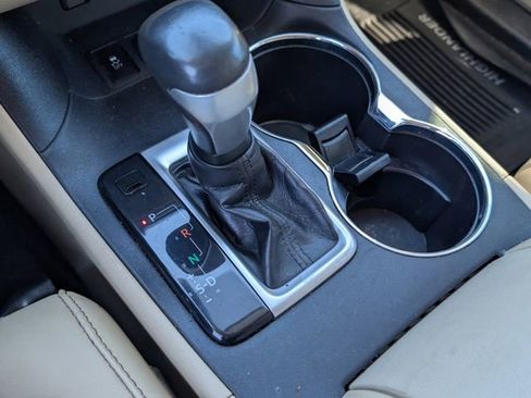 Used 2019 Toyota Highlander Plus image 14