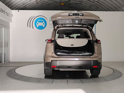 Used 2024 Nissan Rogue SV FWD image 69