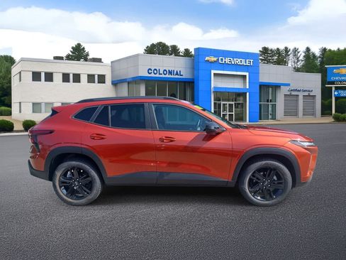 Used 2024 Chevrolet Trax ACTIV w/ Driver Confidence Package FWD image 3