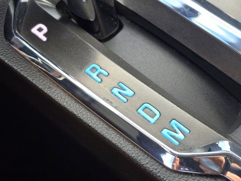 Used 2017 Chevrolet Equinox LT w/ Convenience Package image 23