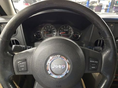 Used 2007 Jeep Commander Limited w/ Trailer Tow Group IV image 17