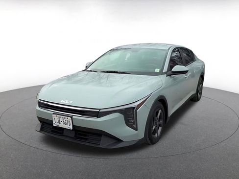 Used 2025 Kia K4 LXS image 7