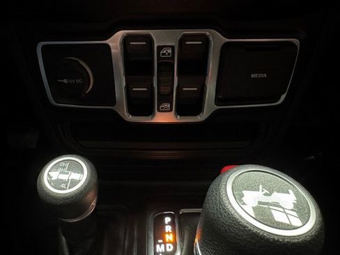 Used 2021 Jeep Wrangler Unlimited Sport image 18