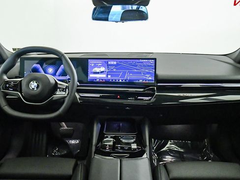Used 2026 BMW 530i RWD image 15