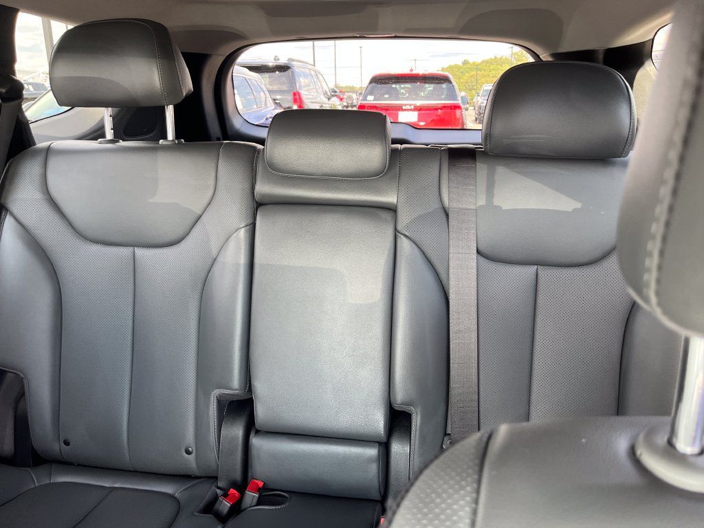 Used 2023 Hyundai Santa Fe SEL w/ Premium Package FWD image 13