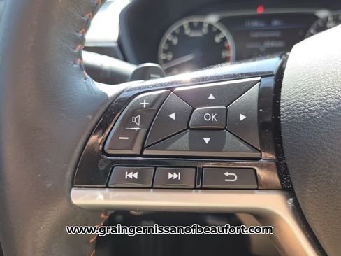 Used 2023 Nissan Altima 2.5 SR w/ SR Premium Package FWD image 12