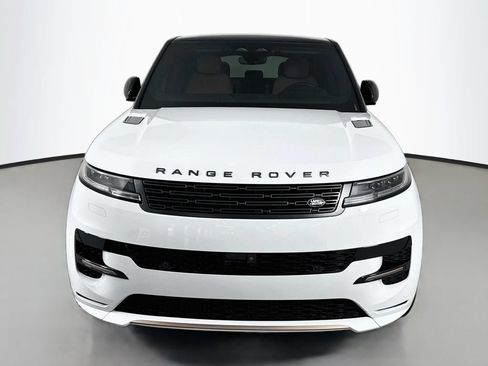 Used 2025 Land Rover Range Rover Sport Dynamic SE AWD/4WD image 6