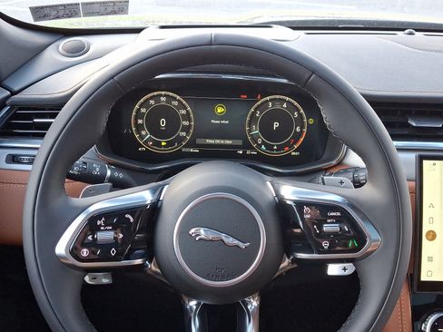 New 2026 Jaguar F-PACE R-Dynamic S image 18