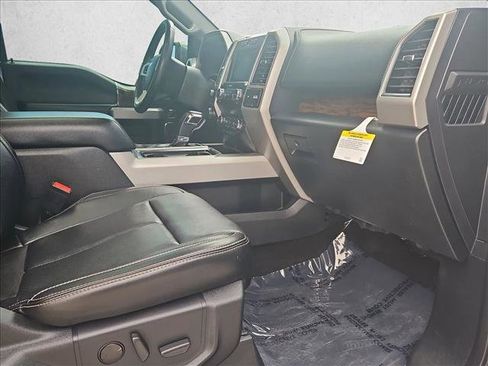 Used 2019 Ford F150 Lariat image 22