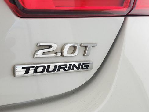 Used 2018 Honda Accord Touring image 9