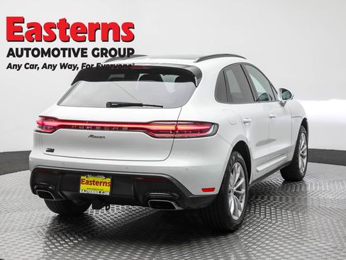 Used 2023 Porsche Macan T w/ Premium Package Plus image 5