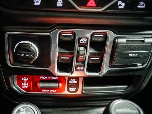Used 2020 Jeep Gladiator Rubicon image 23