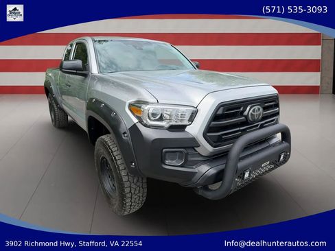 Used 2018 Toyota Tacoma SR AWD/4WD image 3