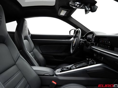 Used 2025 Porsche 911 Turbo image 36