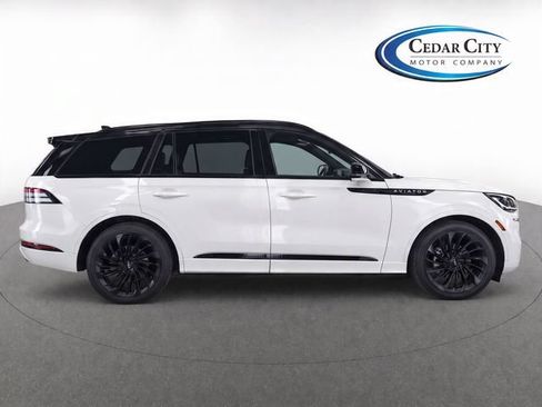 Used 2023 Lincoln Aviator Reserve w/ Jet Package AWD/4WD image 8
