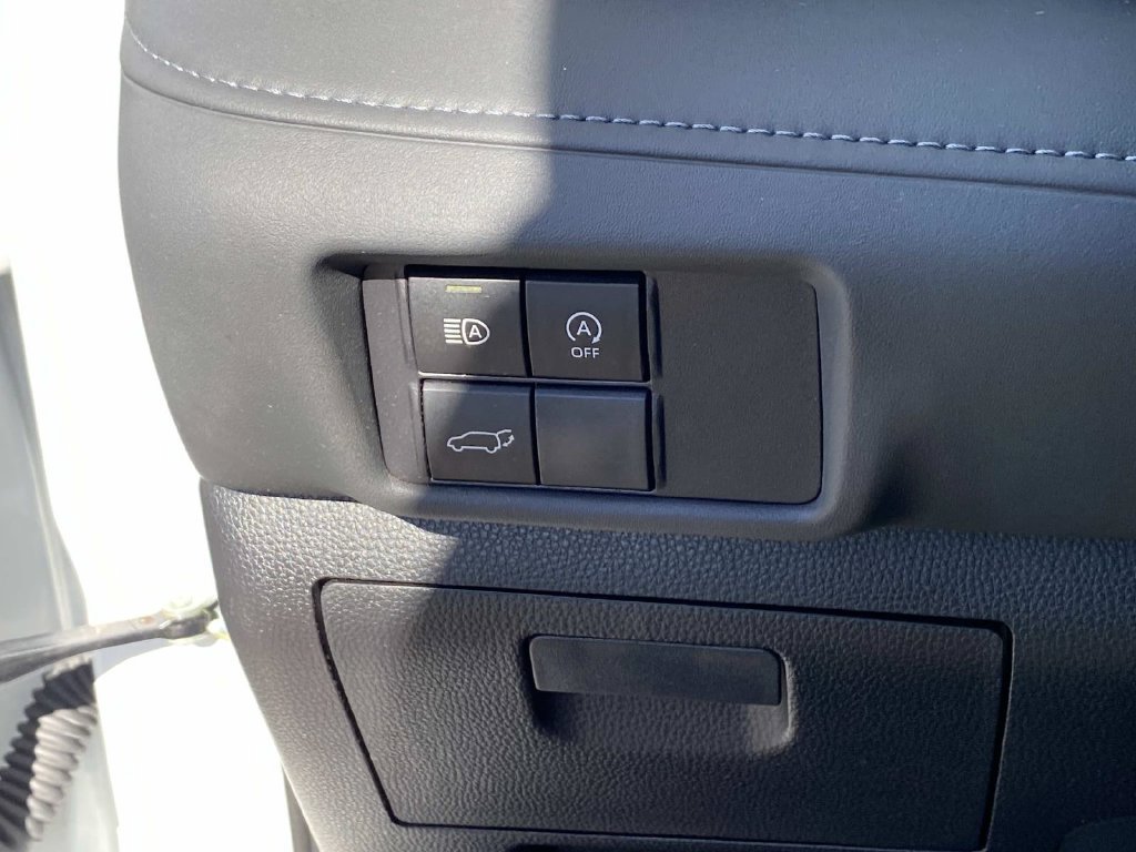Used 2023 Toyota Highlander XLE AWD/4WD image 23