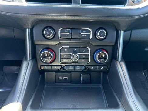 Used 2022 Chevrolet Suburban LT w/ LT Signature Plus Package AWD/4WD image 29