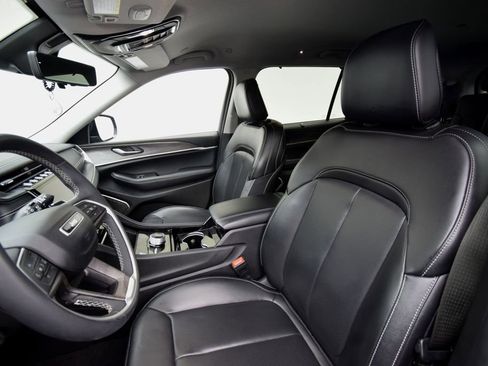 Used 2023 Jeep Grand Cherokee L Limited w/ Luxury Tech Group II image 14