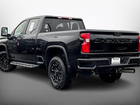 Used 2022 Chevrolet Silverado 2500 LTZ w/ LTZ Plus Package image 4