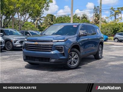 Used 2025 Chevrolet Traverse LT