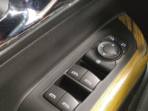 Used 2017 GMC Acadia Denali w/ Technology Package FWD image 27