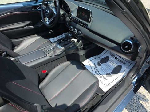 Used 2017 MAZDA MX-5 Miata Grand Touring RWD image 12