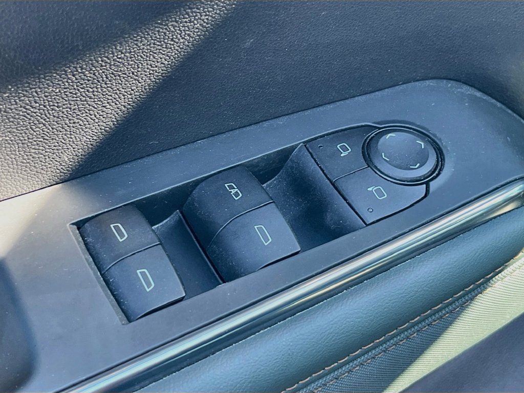 Used 2026 GMC Acadia AT4 AWD/4WD image 18