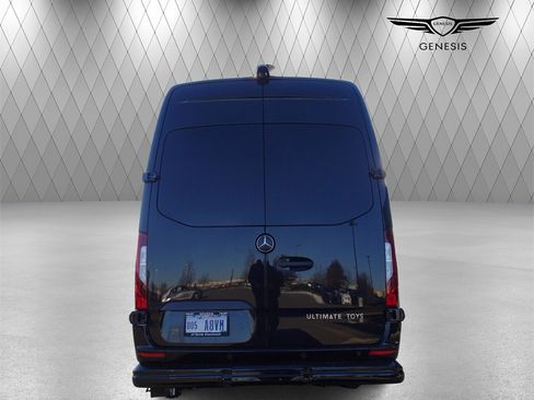 Used 2023 Mercedes-Benz Sprinter 3500 image 5