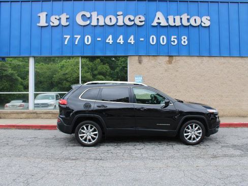 Used 2018 Jeep Cherokee Limited w/ Technology Group FWD image 7
