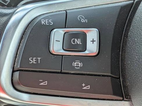 Used 2020 Volkswagen GTI SE image 11