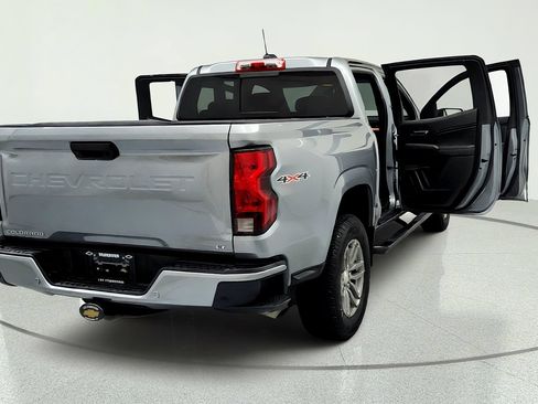 Used 2023 Chevrolet Colorado LT w/ LT Convenience Package II AWD/4WD image 12