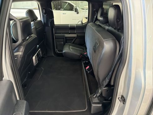 Used 2018 Ford F150 Platinum w/ Equipment Group 701A Luxury image 24