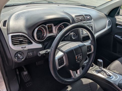Used 2019 Dodge Journey SE w/ Premium Group FWD image 16