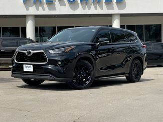 Used 2022 Toyota Highlander LE video 1