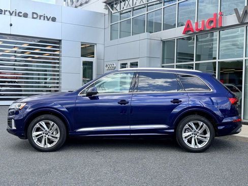 Certified 2023 Audi Q7 2.0T Premium w/ Convenience Package AWD/4WD image 3