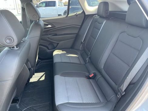 Used 2024 Chevrolet Trax LT w/ Driver Confidence Package FWD image 21