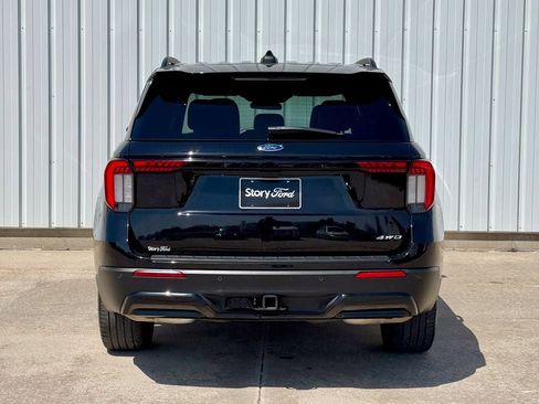 Used 2025 Ford Explorer ST-Line w/ ST-Line Street Pack AWD/4WD image 5