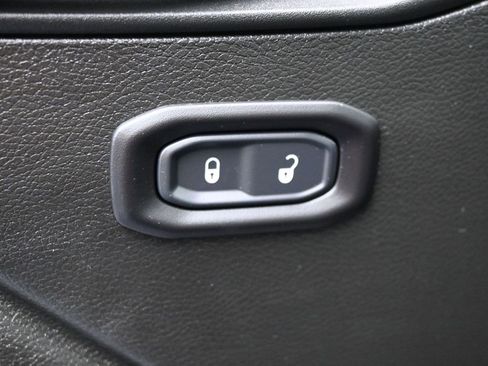 Used 2026 Jeep Wrangler Sport image 12