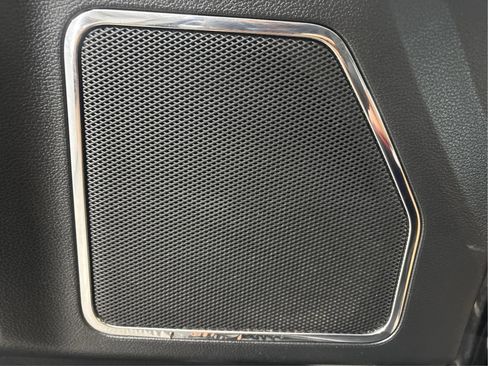 Used 2019 Ford F150 Lariat w/ Equipment Group 502A Luxury AWD/4WD image 39