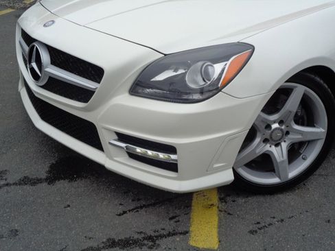 Used 2016 Mercedes-Benz SLK 300 image 20