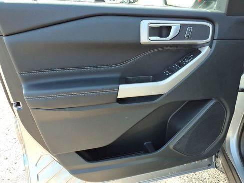 Used 2024 Ford Explorer XLT w/ Equipment Group 202A image 14