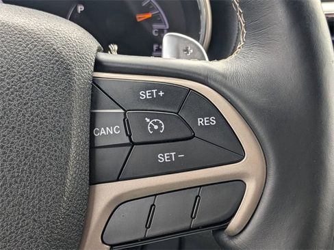 Used 2015 Jeep Grand Cherokee Overland image 28