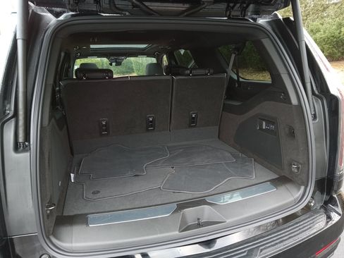 Certified 2026 Cadillac Escalade ESV Sport w/ LPO, ONYX Package image 28