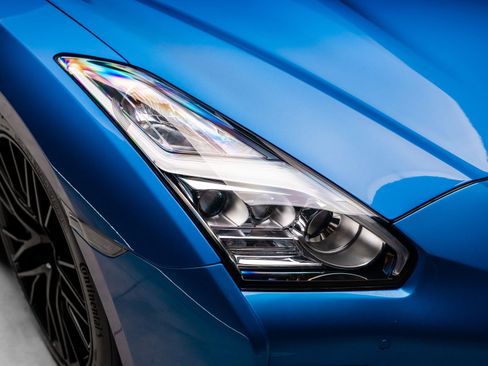 Used 2020 Nissan GT-R Premium AWD/4WD image 18