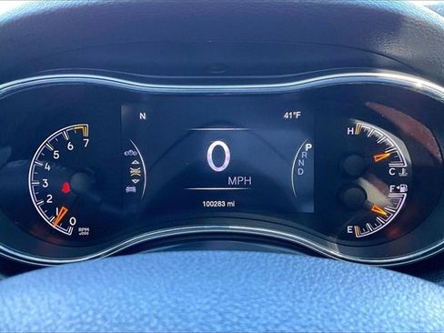 Used 2017 Jeep Grand Cherokee Altitude image 22