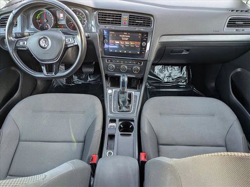 Used 2019 Volkswagen e-Golf SE w/ Driver Assistance Package image 17